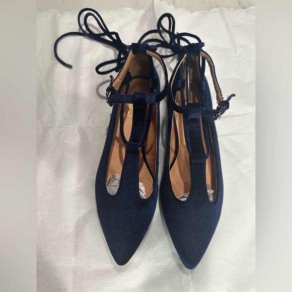 Yoki Navy Blue, Velvet, Ankle Lace Up, Urban-80 Flats Sizes 8.5 & 10 - Picture 4 of 7